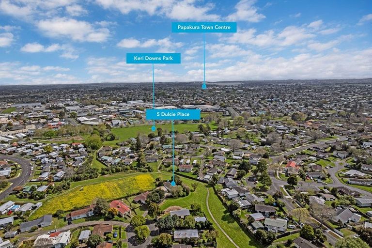 Photo of property in 5 Dulcie Place, Red Hill, Papakura, 2110