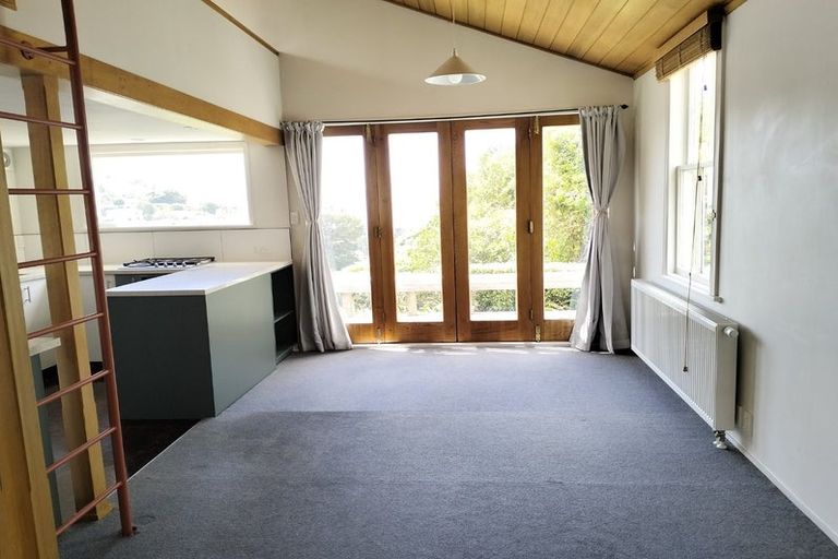 Photo of property in 25 Putnam Street, Northland, Wellington, 6012