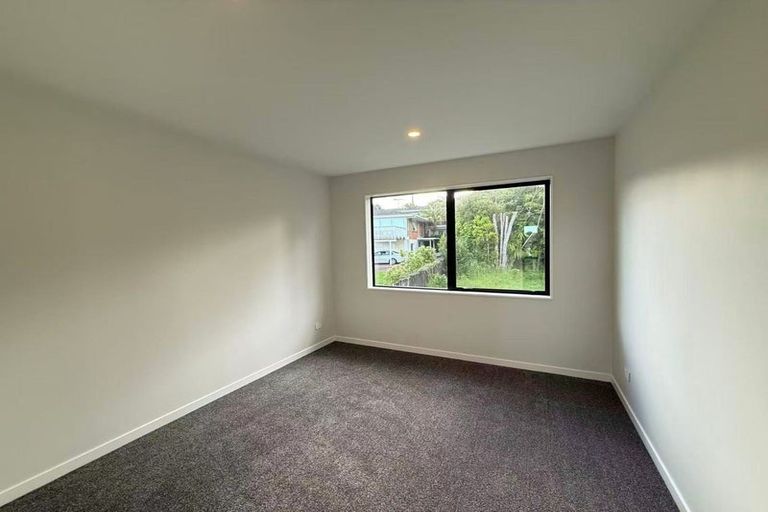 Photo of property in 5/8 Park Rise, Campbells Bay, Auckland, 0630