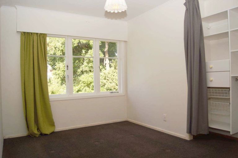 Photo of property in 54 Kervil Avenue, Te Atatu Peninsula, Auckland, 0610