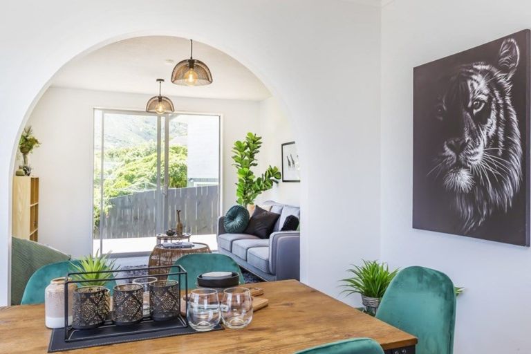 Photo of property in 24 John Witton Drive, Crofton Downs, Wellington, 6035