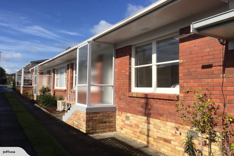 Photo of property in 4/43 Shakespeare Road, Milford, Auckland, 0620