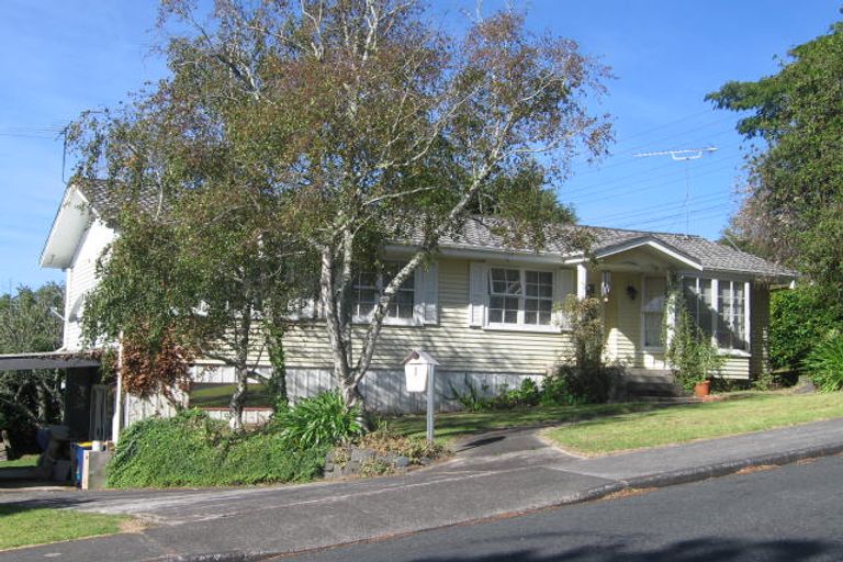 Photo of property in 1 Agincourt Street, Glenfield, Auckland, 0629