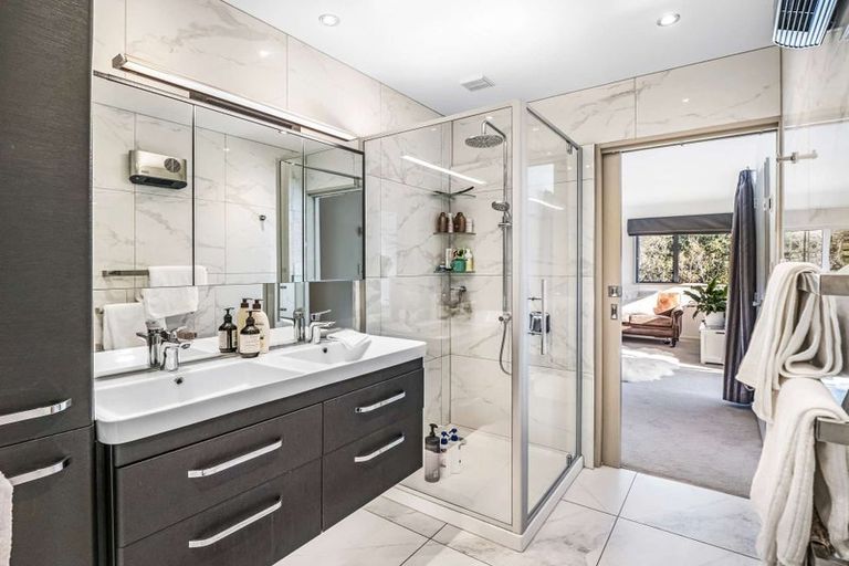 Photo of property in 10 Cadiz Lane, Mount Pleasant, Christchurch, 8081