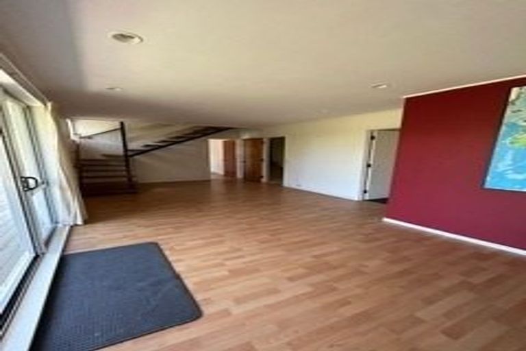 Photo of property in 52 Peter Terrace, Castor Bay, Auckland, 0620