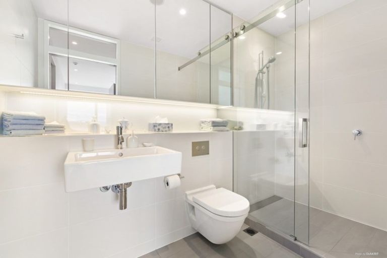 Photo of property in Clyde Quay Wharf, 1a/3 Clyde Quay Wharf, Te Aro, Wellington, 6011