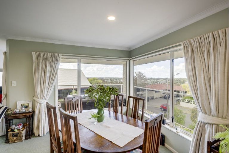 Photo of property in 76a Churchill Drive, Taradale, Napier, 4112