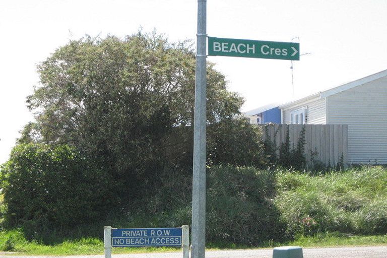 Photo of property in 16 Beach Crescent, Waikuku Beach, 7473
