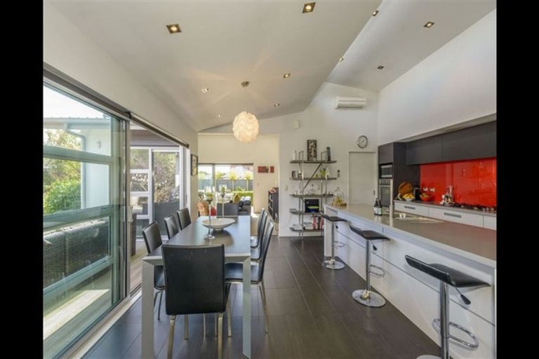 Photo of property in 29 Woodhaven Place, Parklands, Christchurch, 8083