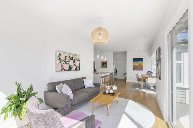 Photo of property in 7 Ranui Crescent, Khandallah, Wellington, 6035