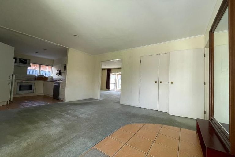 Photo of property in 1/3 Caribbean Drive, Unsworth Heights, Auckland, 0632