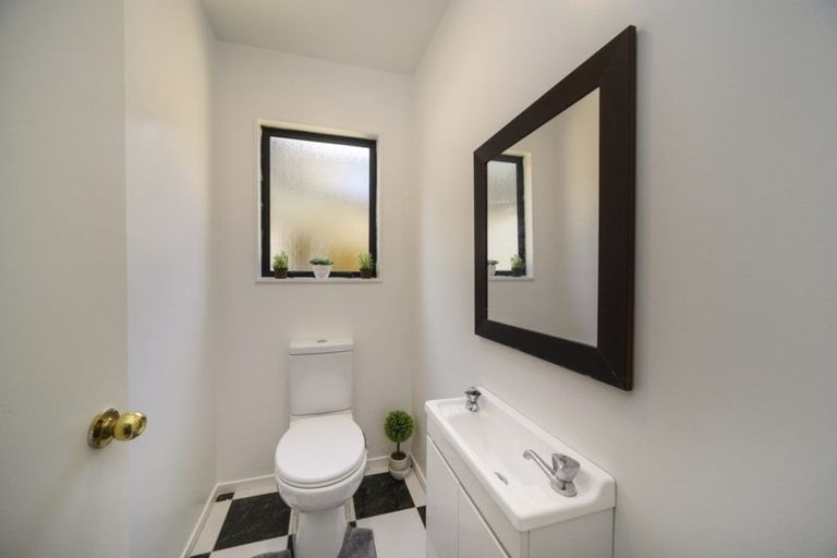 Photo of property in 44 Ruapehu Drive, Fitzherbert, Palmerston North, 4410