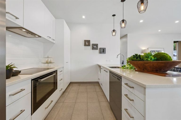 Photo of property in 1 Sunningvale Lane, Ilam, Christchurch, 8053