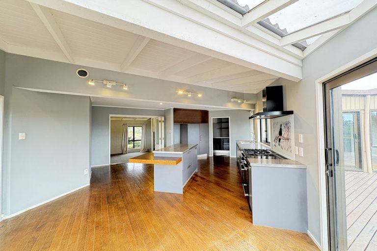 Photo of property in 412 Taupaki Road, Kumeu, 0892