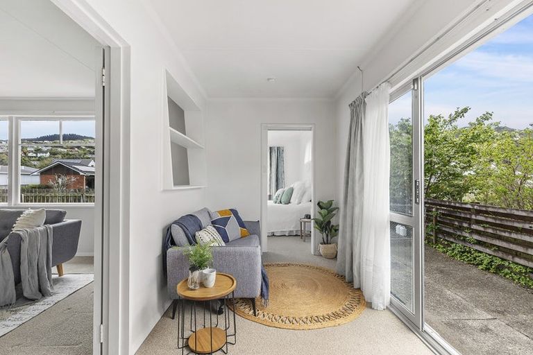 Photo of property in 10 Findlay Street, Tawa, Wellington, 5028