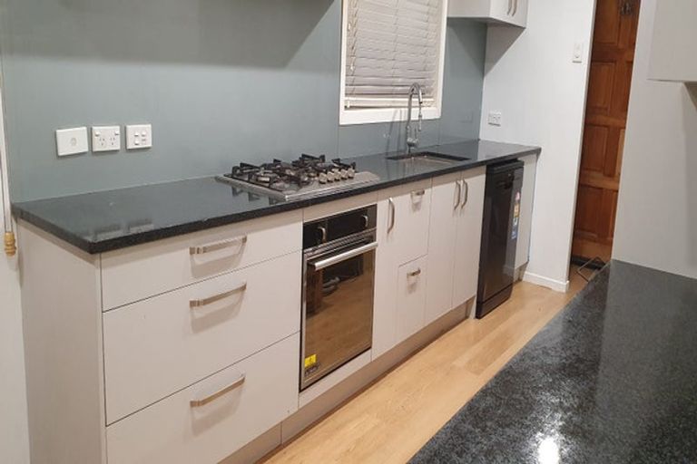 Photo of property in 20 Durham Street, Te Atatu Peninsula, Auckland, 0610