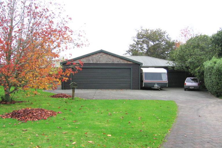 Photo of property in 7 Birchwood Grove, Greenhithe, Auckland, 0632