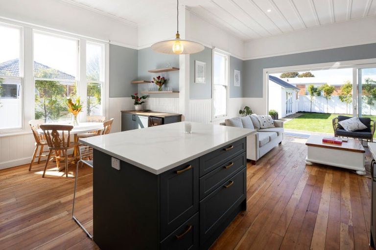 Photo of property in 114 Victoria Street, Cambridge, 3434