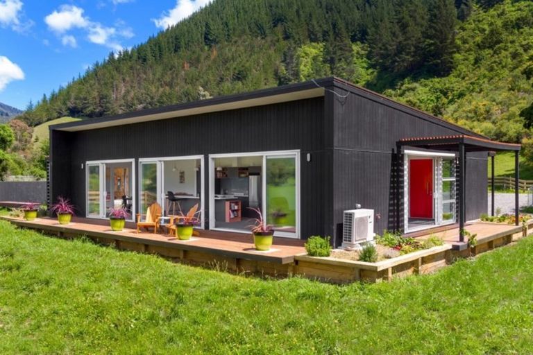 Photo of property in 9 Twidles Road, Havelock, 7178