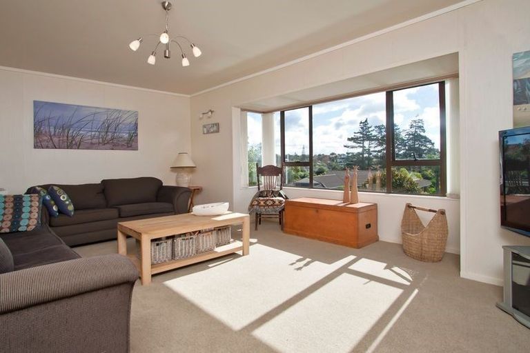Photo of property in 26 Sunnyview Avenue, Shelly Park, Auckland, 2014