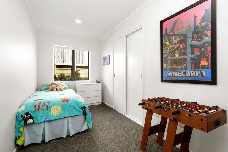 Photo of property in 175 Woodman Drive, Tawa, Wellington, 5028