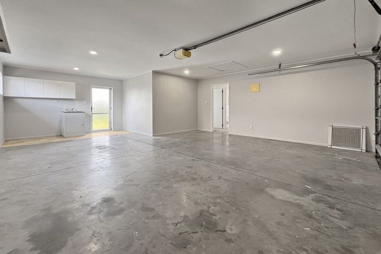Photo of property in 15 Hocken Place, Mangere Bridge, Auckland, 2022