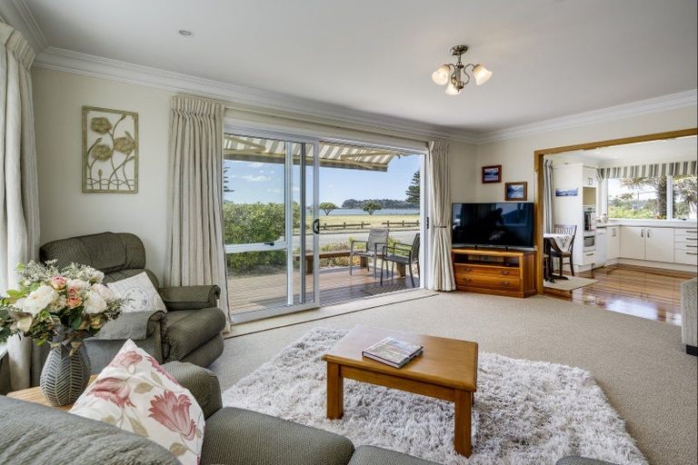 Photo of property in 18 The Esplanade, Westshore, Napier, 4110
