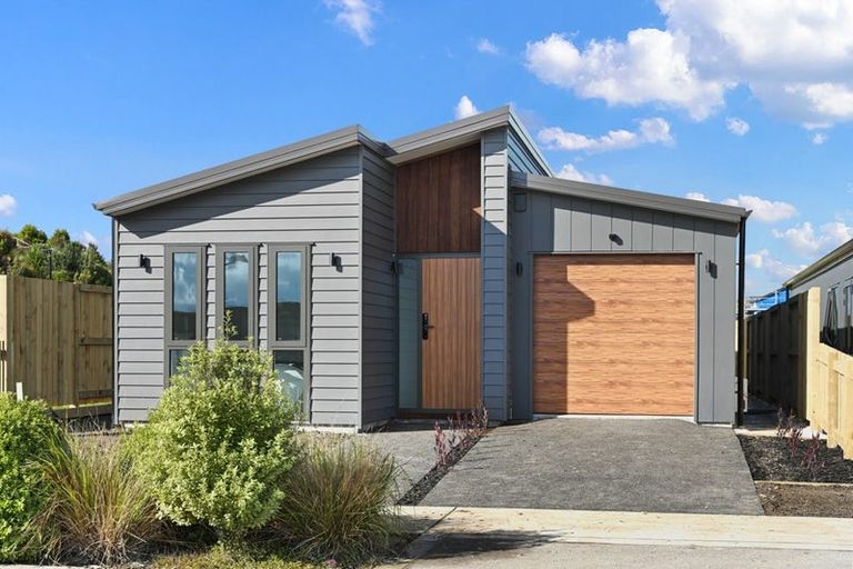 Photo of property in 53 Overton Street, Rototuna North, 3210