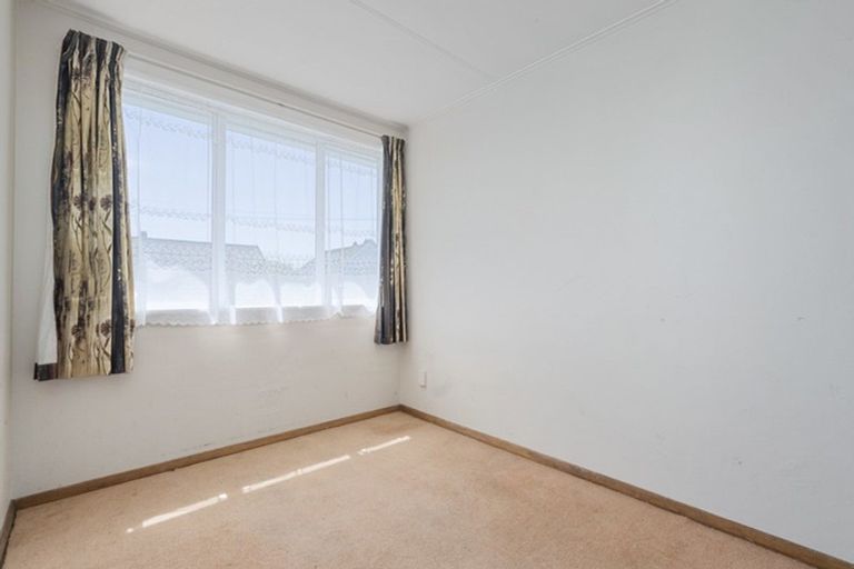 Photo of property in 61 Cook Street, Marfell, New Plymouth, 4310