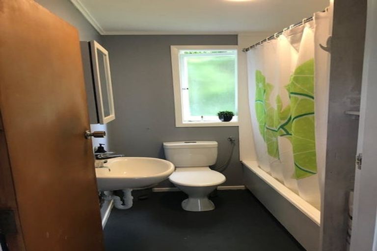 Photo of property in 2 Milne Terrace, Island Bay, Wellington, 6023