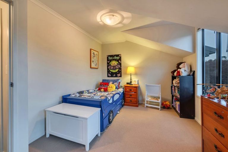 Photo of property in 35 Barnea Circle, Glen Eden, Auckland, 0602