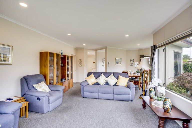 Photo of property in 14 Claridge Place, Taradale, Napier, 4112