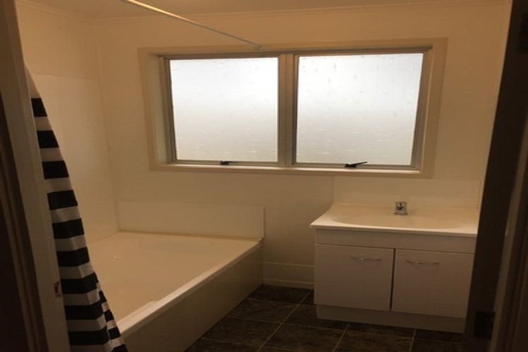 Photo of property in 45 Sunline Avenue, Massey, Auckland, 0614