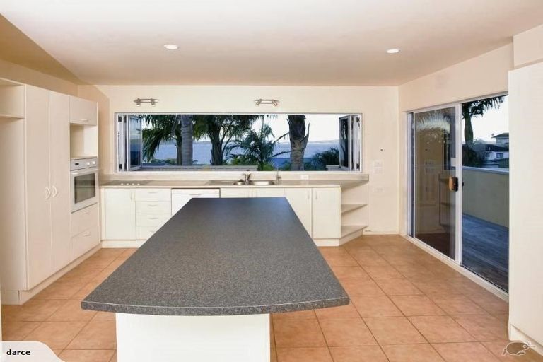 Photo of property in 20 Merehai Place, Snells Beach, 0920