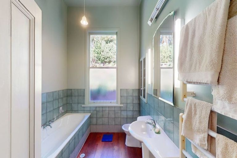 Photo of property in 23 Maarama Crescent, Aro Valley, Wellington, 6021