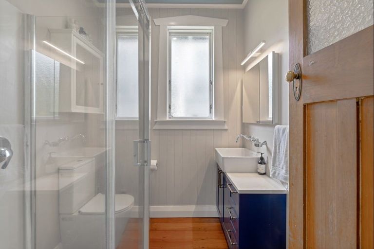 Photo of property in 12 Sunshine Avenue, Karori, Wellington, 6012