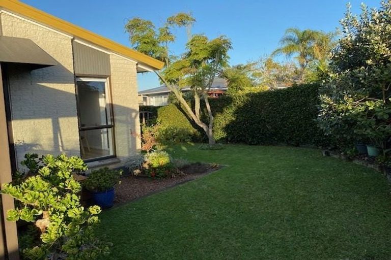 Photo of property in 2/83 Bramley Drive, Farm Cove, Auckland, 2012