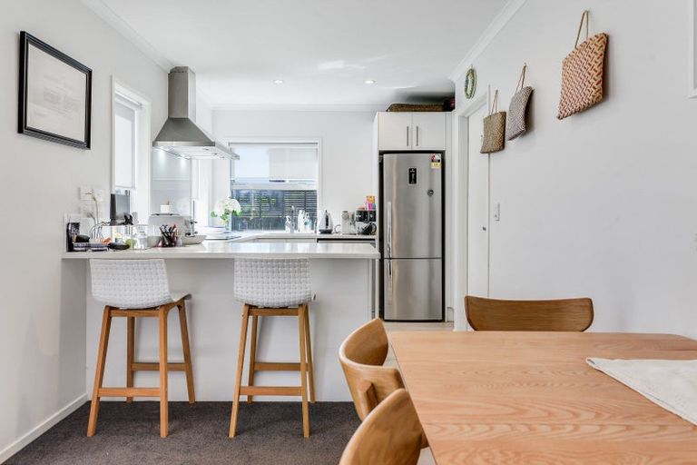 Photo of property in 2/28 Garnett Avenue, Forest Lake, Hamilton, 3200