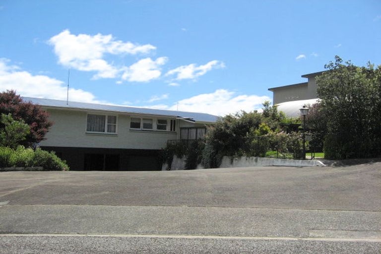 Photo of property in 22 Seaview Crescent, Picton, 7220