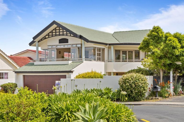 Photo of property in 1/10 Midway Avenue, Castor Bay, Auckland, 0620