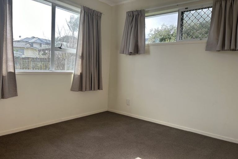 Photo of property in 5 Crosby Road, West Harbour, Auckland, 0618