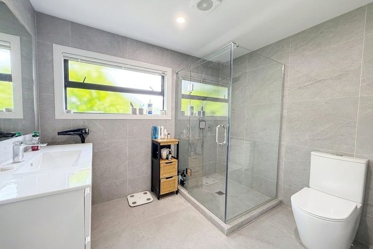Photo of property in 17 Tui Vale Road, Shelly Park, Auckland, 2014