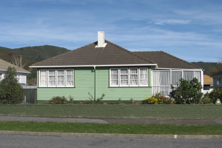 Photo of property in 14 Harris Street, Naenae, Lower Hutt, 5011