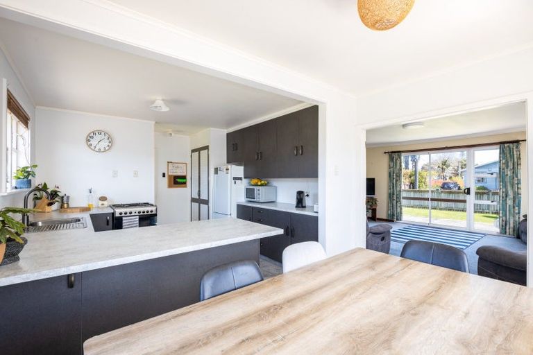 Photo of property in 131 Seaview Road, Westown, New Plymouth, 4310