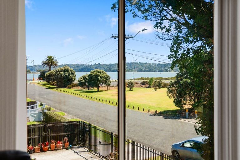 Photo of property in 7a Waterfront Road, Mangere Bridge, Auckland, 2022