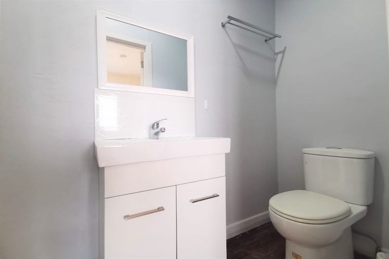 Photo of property in 13 Lavelle Road, Henderson, Auckland, 0612