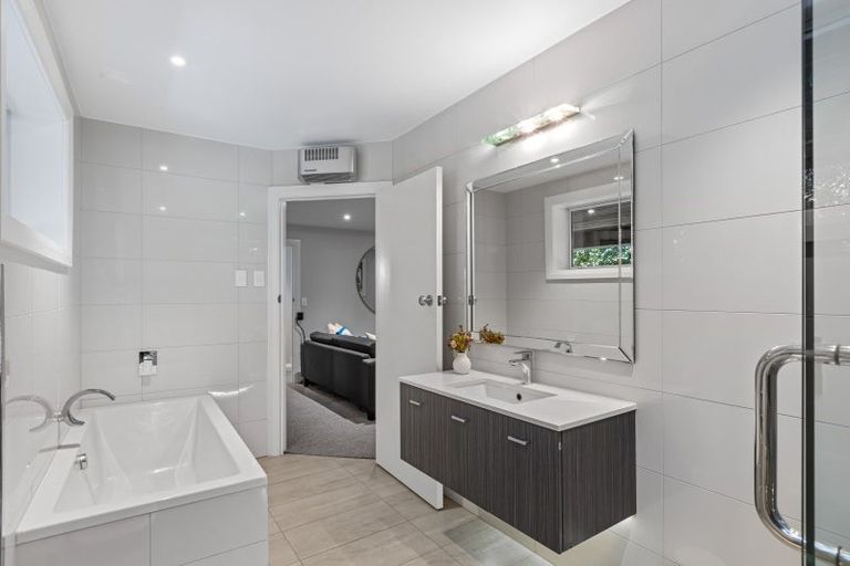 Photo of property in 21a Castor Bay Road, Castor Bay, Auckland, 0620