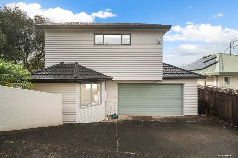 Photo of property in 2/36 Nile Road, Milford, Auckland, 0620