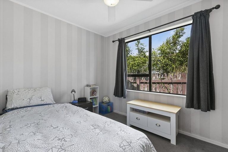 Photo of property in 26 Tobago Crescent, Grenada North, Wellington, 5028