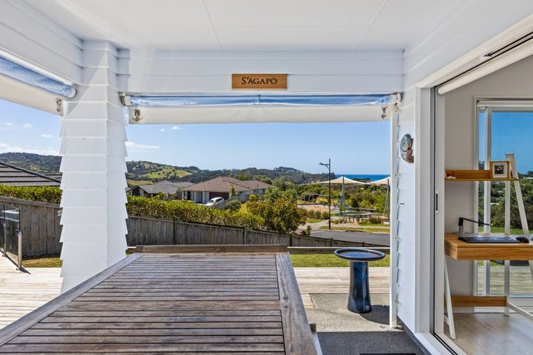 Photo of property in 52 Beachwood Drive, Hatfields Beach, Orewa, 0931